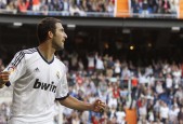 世界杯比赛时间-王者归来！莱万多夫斯基铁血防守引爆全场，德国球迷呐喊震天